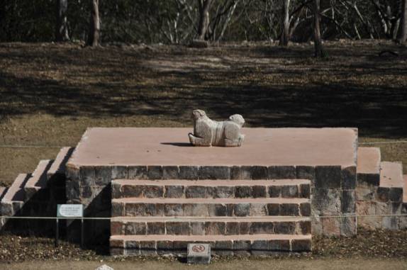O Altar do Jaguar nas ruínas mayas de Uxmal, no Yucatán, sul do México